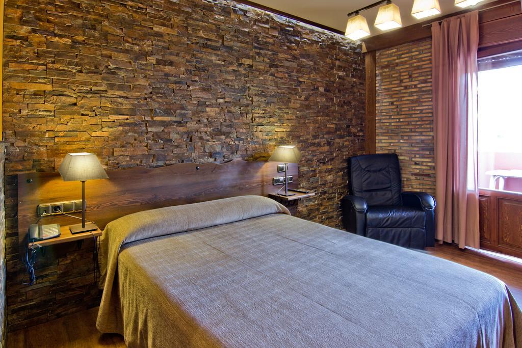 Hotel Dona Blanca Albarracin Bagian luar foto