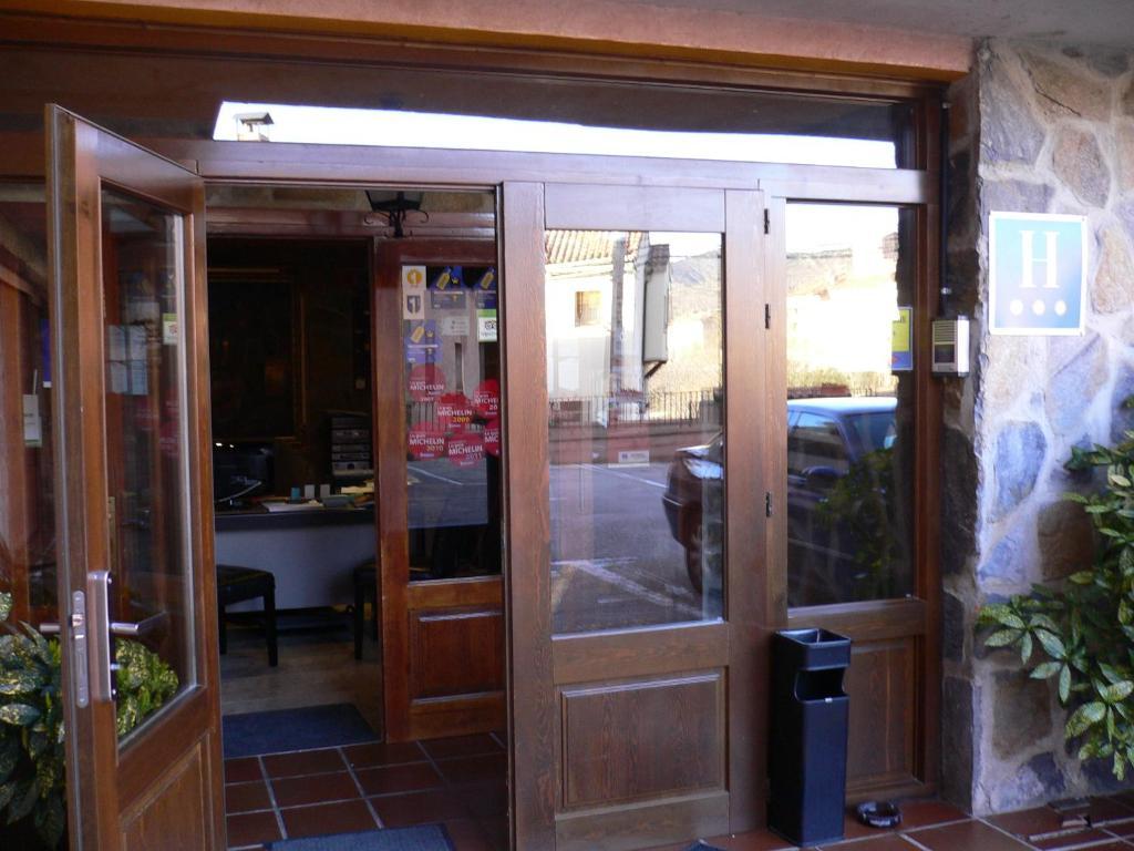 Hotel Dona Blanca Albarracin Bagian luar foto