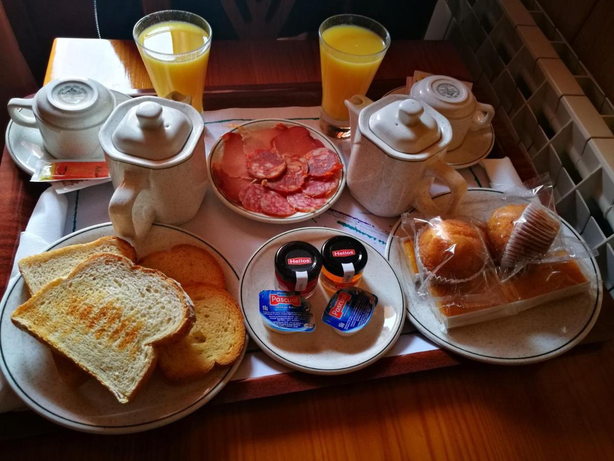 Hotel Dona Blanca Albarracin Bagian luar foto